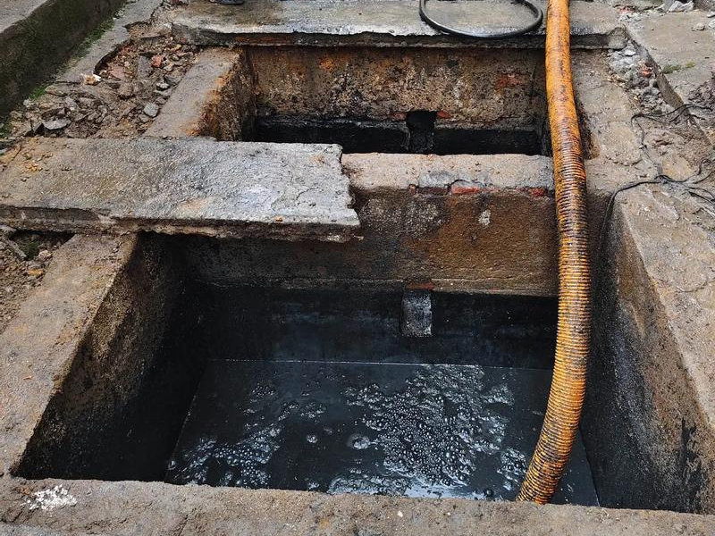 鼓楼清理化粪池